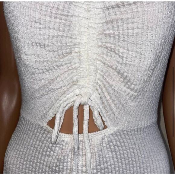 Caution to the Wind textured body form/body con keyhole belly ruched sexy dress - Picture 7 of 7